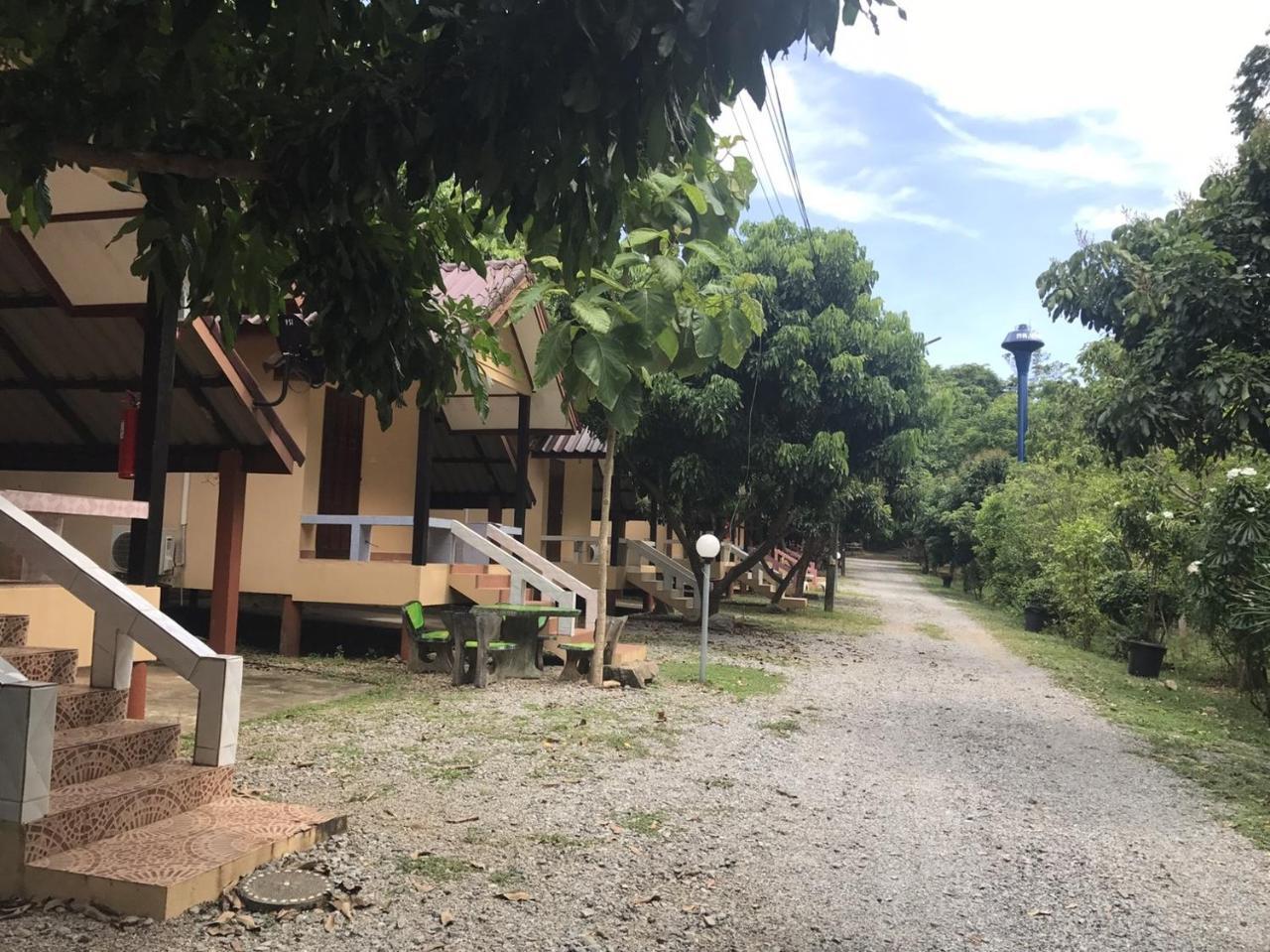 Villa Baan Rai Pu Fa Sattahip Exterior foto